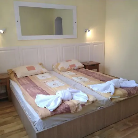 Cozy In Traditional House Apartment *